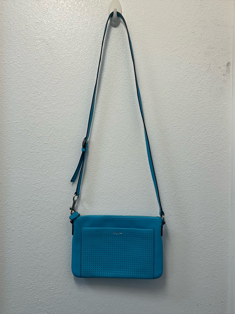 NWOT Coach 48979 Legacy Perforated EW Leather Swingpack Crossbody Robin/Chalk
